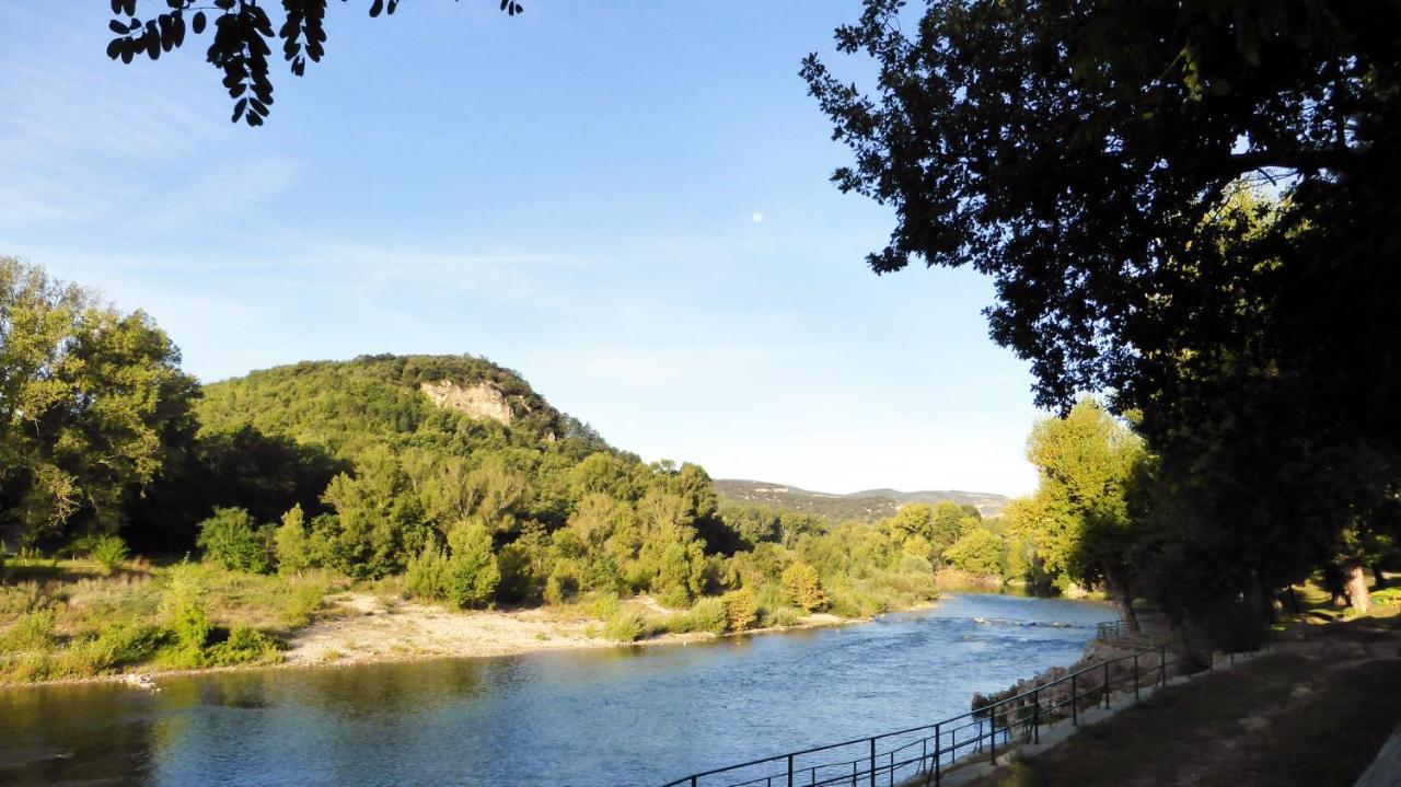 Отель Rives D'Arc Валлон-Пон-д'Арк Экстерьер фото